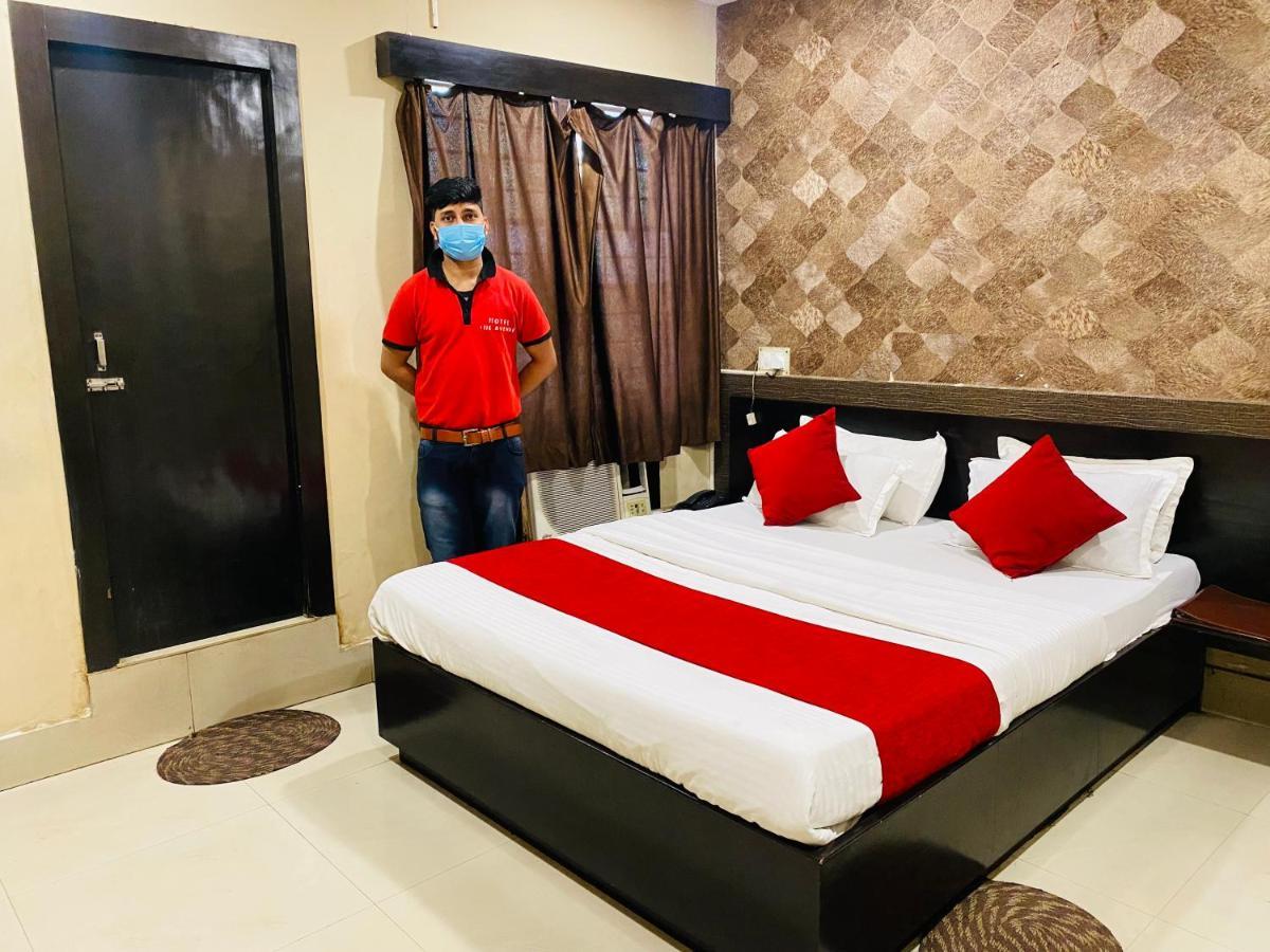Hotel The Avenue Gamharia Extérieur photo