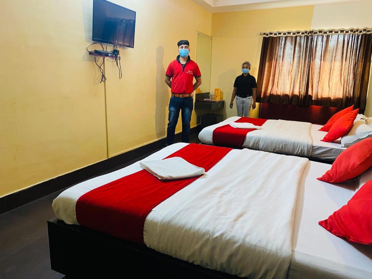 Hotel The Avenue Gamharia Extérieur photo