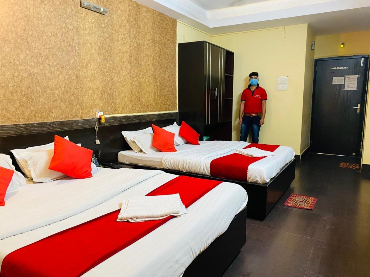 Hotel The Avenue Gamharia Extérieur photo