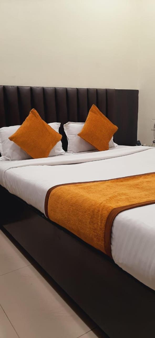 Hotel The Avenue Gamharia Extérieur photo